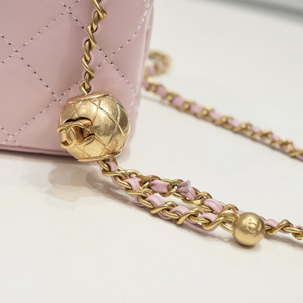 シャネルバッグ角部分ディテール